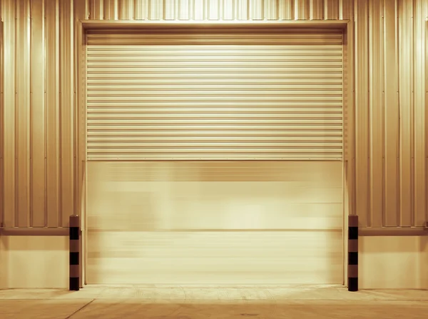 Shutter door