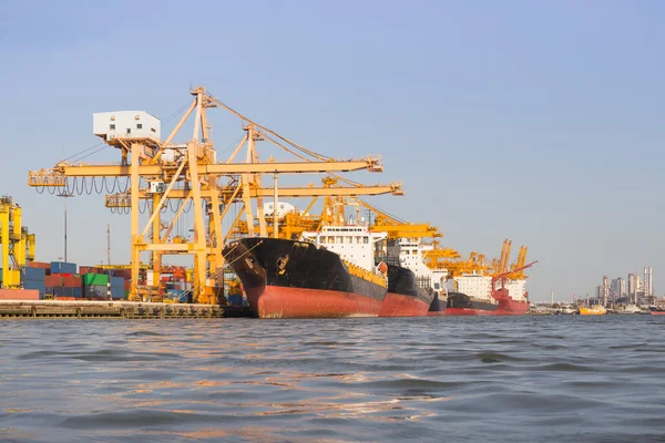 Cargo ship — Stock Photo, Image