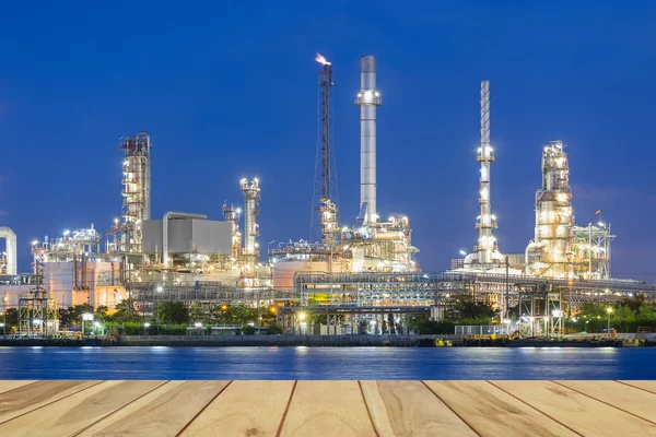 Notte raffineria di petrolio — Foto Stock