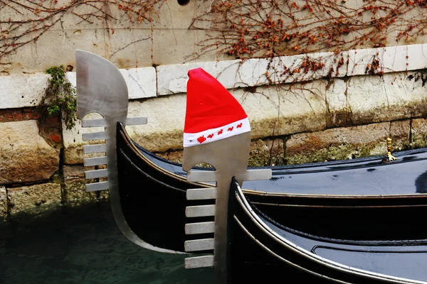 Noel gondol Venedik kanal