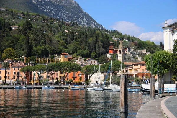 Muelle en el lago Garda, Ialy Toscolano — Foto de Stock