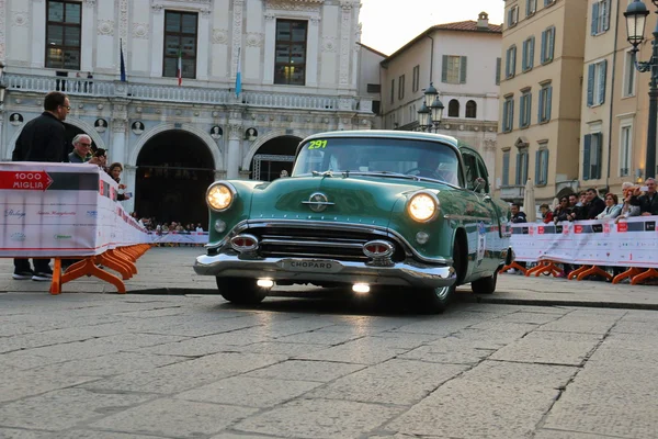 Retro cars on competition — Stock Photo, Image