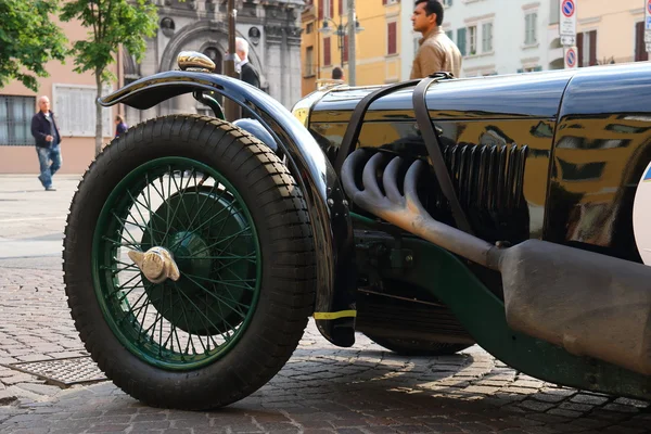 Retro carros em concorrência — Fotografia de Stock