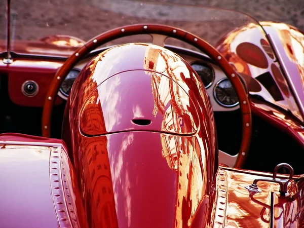 赤いスポーツカー — ストック写真