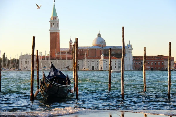De toren van de Sint Giorgio Maggiore kerk - Venetië, Italië — Stockfoto