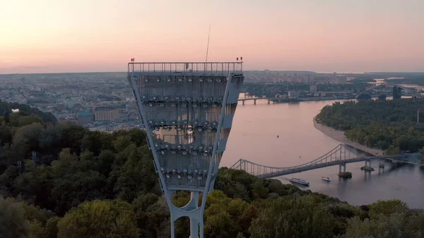 Turned off the light tower at the football stadium before turning on. 4k aerial — Stock Photo, Image