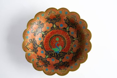 Süs olsun diye metal plakalar ve kaseler.