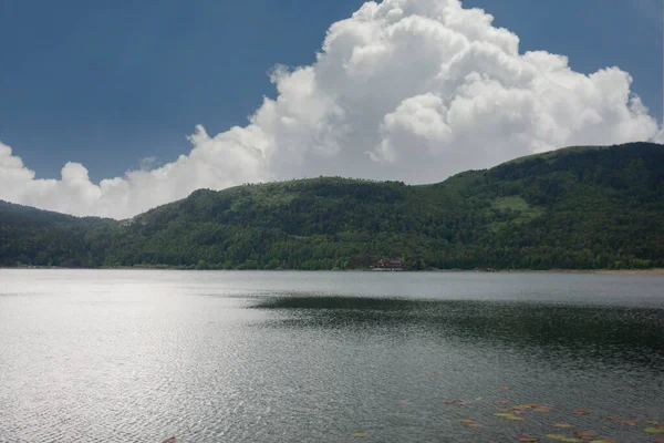 Bolu Pemandangan Danau Indah Dari Dek Pengamatan Kayu Oleh Abant — Stok Foto