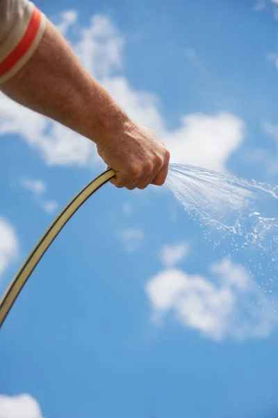 Her Grandfather Waters Tomato Pepper Seedlings Garden Garden Hose — Stock Photo, Image