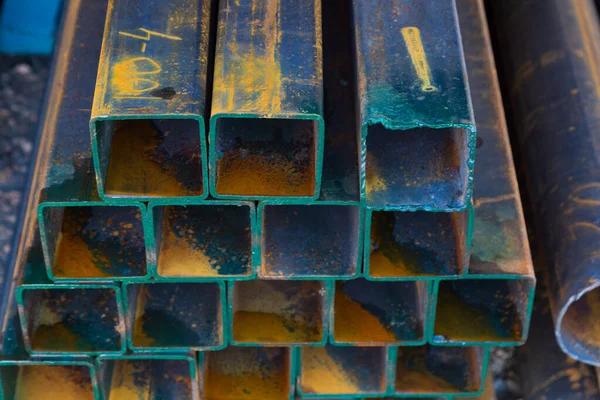 Metal Bazlı Evrensel Arka Plan Ürün Deposu Çelik Tüpler — Stok fotoğraf