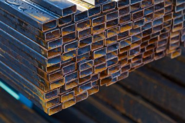 Metal bazlı evrensel arka plan. Ürün deposu. Çelik tüpler.