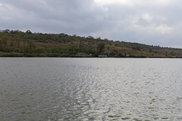 Astratto Sfondo Lago Con Acqua Dolce Verde Nuoto Pesca Focus — Foto Stock