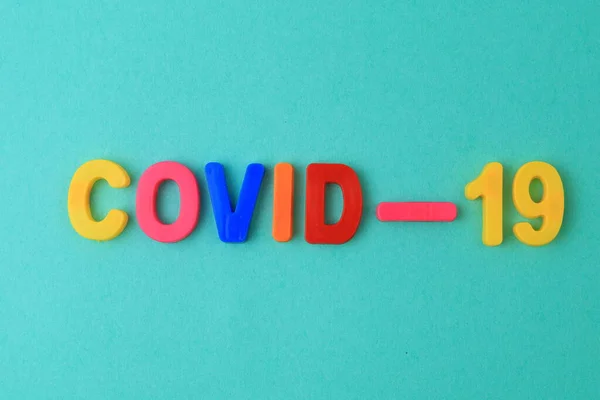 Una Palabra Texto Covid Escrito Alfabeto Infantil Con Letras Clásicas — Foto de Stock