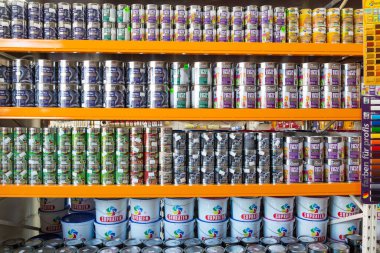 14 Ekim 2020 Balti veya Beltsy Moldova İnşaat malzeme deposu. İllüstrasyon başyazısı. Geniş boya yelpazesi