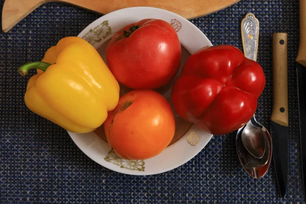 Peperoni Dolci Pomodori Sfondo Culinario Con Focus Selettivo Sfondo Sfocato — Foto Stock