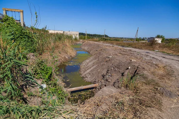 Canal Drainage Pour Eau Pluie Périphérie Ville Contexte — Photo