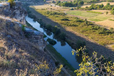 Doğu Avrupa 'nın tepe manzarası. Seyahat için popüler yerler. Moldova Yaşlı Orhei. Arkaplan