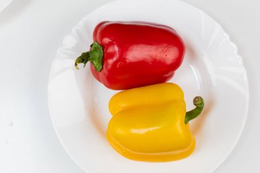 Dolmalık biber. Ev yemeği için ham malzemeler. Seçici odak