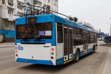 1 Nisan 2021 Balti Moldova modern kablosuz tramvaylar otonom olarak çalışıyor. İllüstrasyon başyazısı. Arkaplan