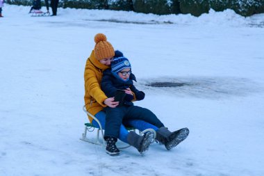 1 Şubat 2021 Balti ya da Beltsy, Moldova akşam kızağı şehir merkezinde. İllüstrasyon başyazısı. Arkaplan