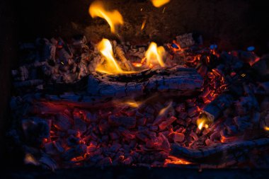 Ateşli Brezilya ve ateşte pişirmek için kömür. Arkaplan