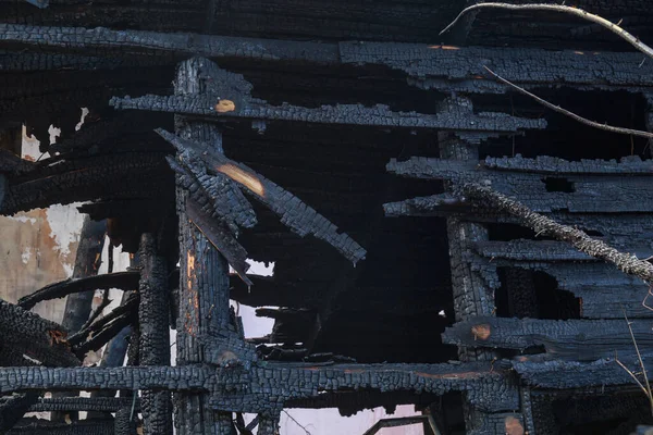 Následky Požáru Starých Dřevěných Kůlnách Pozadí — Stock fotografie