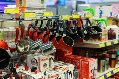 23 Mart 2021 Balti Moldova süpermarketi veya toptan hipermarket. Mutfak için malzeme bölümü. İllüstrasyon Editörü.