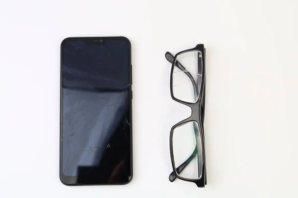 Gafas Rotas Smartphone Enfoque Selectivo Contexto — Foto de Stock