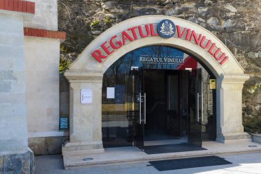 26 Mart 2021 'de, Cricova Moldova, Avrupa' nın en büyük şarap mahzenlerinden birinde bir restoran. Geçmişi. Ülkenin en büyük ilgi odağı. İllüstrasyon Editörü