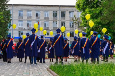 Mezuniyet gününde mezun oluyor. Beltsy, Moldova 31 Mayıs 2021. Sadece editör kullanımı.