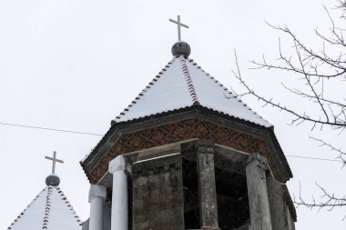 Kilise haçları ile soyut dini geçmiş. Hristiyan inancının dünyadaki ana sembolü..