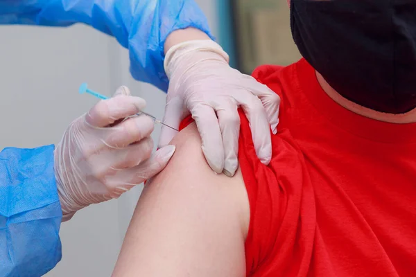 Gerçek Koronavirüs Aşısı Için Şırınga Enjeksiyonu Covid Salgınıyla Savaşıyor Kopyalama — Stok fotoğraf