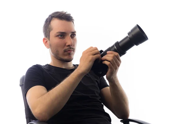 Joven Guapo Con Cámara Enfoque Selectivo Los Ojos Retrato Sobre — Foto de Stock