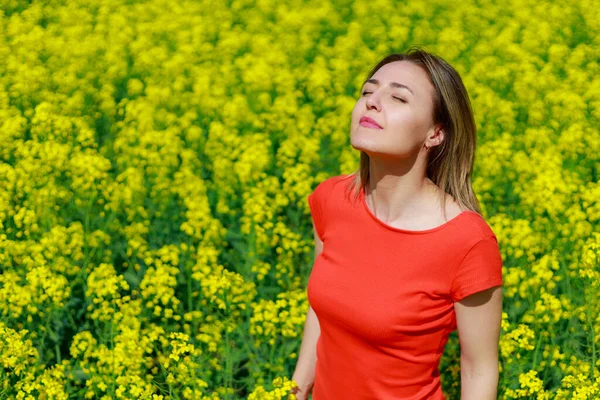 Young Pretty Woman Colored Dress Lightning Cheerful Yellow Background Blooming — Stock Photo, Image