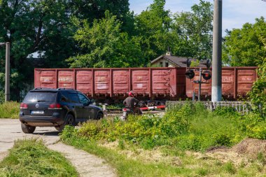 Demiryolu. Metin veya yazıtlar için kopyalama alanı olan bir arkaplan. İllüstrasyon başyazısı. 28 Mayıs 2021 Balti Moldova.