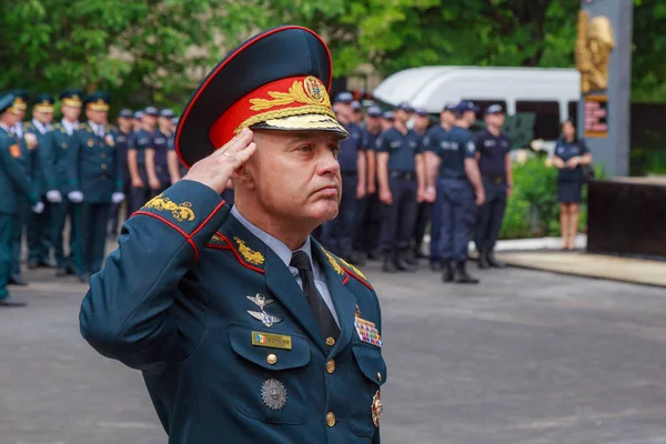 Ulusal Ordu Askerleri Birbirini Selamlıyor Haziran 2021 Balti Moldova Llüstrasyon — Stok fotoğraf