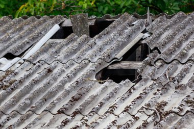 Çatı tahtası mahvoldu. Sert desenli yüzey. Tasarım için boş veya grafik kaynak arkaplanı.