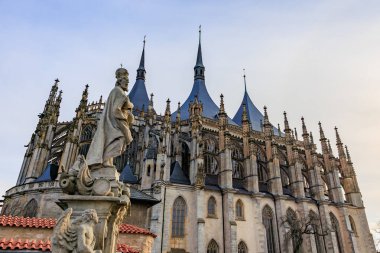 Kutna Hora 'daki Aziz Barbaras Katedrali mimarisi... 22 Mart 2025, Kutna Hora, Çek Cumhuriyeti.