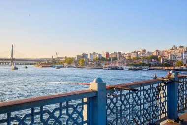 Gün batımında Boğaz 'a bakan Galata Köprüsü' nden manzara. 10 Ağustos 2025, İstanbul Türkiye.