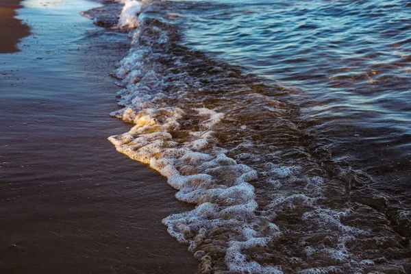 Orilla Del Mar Arena Olas Playa Atardecer — Foto de Stock