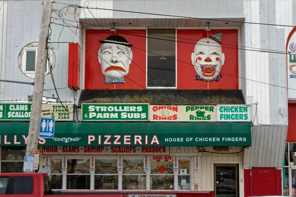 Sad Happy Clown Faces Decorate Exterior Walls Classic Arcade Restaurant — Stock Photo, Image