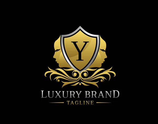 Logo Royal Beauty Con Lettera Elegante Badge Gold Shield Con — Foto Stock