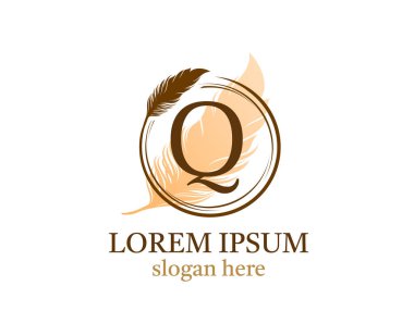 Tüylü harf Q simgesi tasarımı, vektör tasarımı konsept çember tüyü ilk lüks iş, firma, hukuk servisi, noter, butik ve daha fazla marka kimliği için harf içeren..