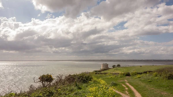 Kızıl Kaya 'daki Martello Kulesi, İrlanda, Dublin yakınlarındaki Howth Head Yarımadası' ndaki Sutton..