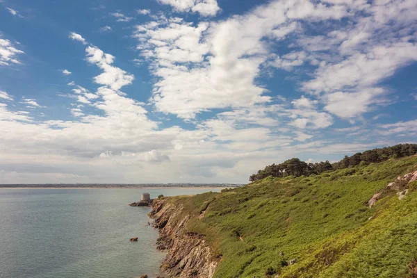 Kızıl Kaya 'daki Martello Kulesi, İrlanda, Dublin yakınlarındaki Howth Head Yarımadası' ndaki Sutton..
