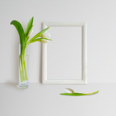 Sahte kadar Lale ile çerçeve