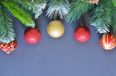 Noel veya Yeni Yıl Sınırı. Tatil yatıyordu. Yaratıcı çalışma alanı. Noel Ağacı 'yla takıl.