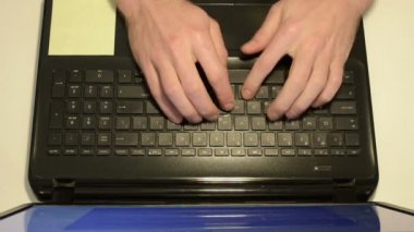 Klavye üstten görünüm üzerinde yazarak adam kapatın