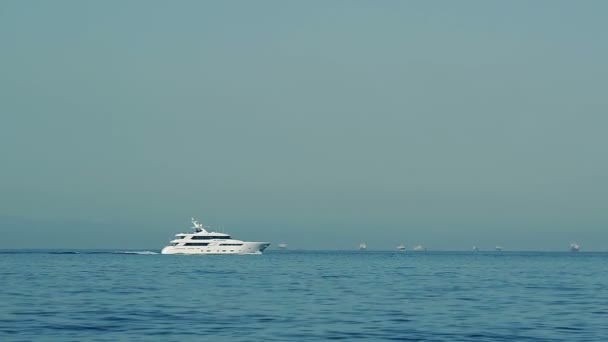 Bateau de luxe abstrait Voile sur la mer 