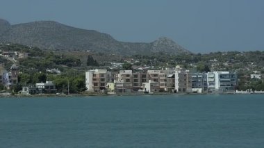 Yunan Adası'nın kıyısındaki görünümü
